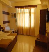Hotel Vivek Горакпур Екстериор снимка